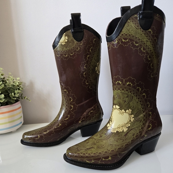 DÄV Brown and Gold Western Rain Boots. Size 6 - Picture 6 of 10